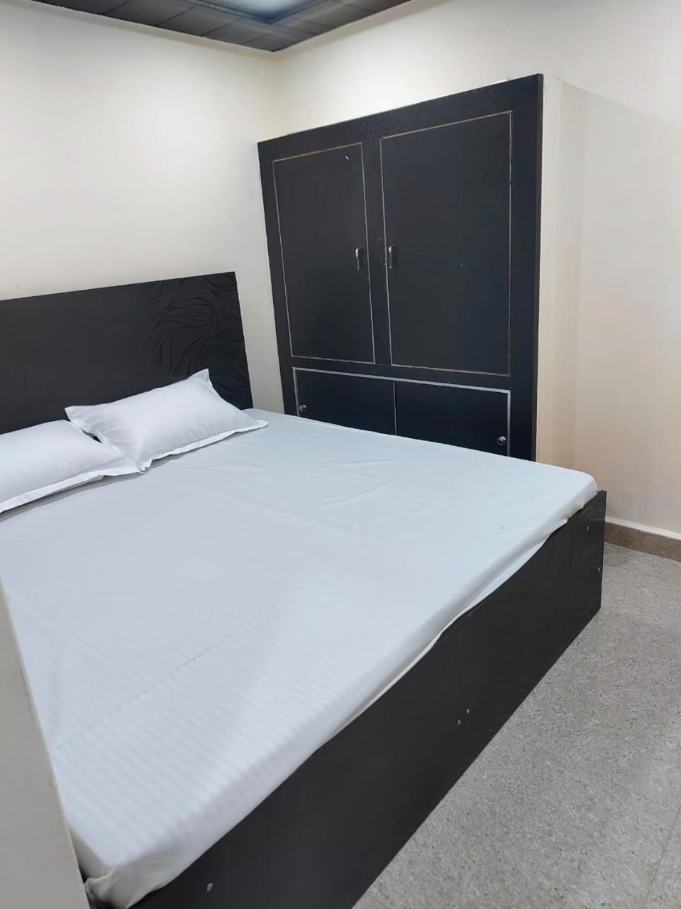 Hotel Crystal Dreams Mathura Exterior foto