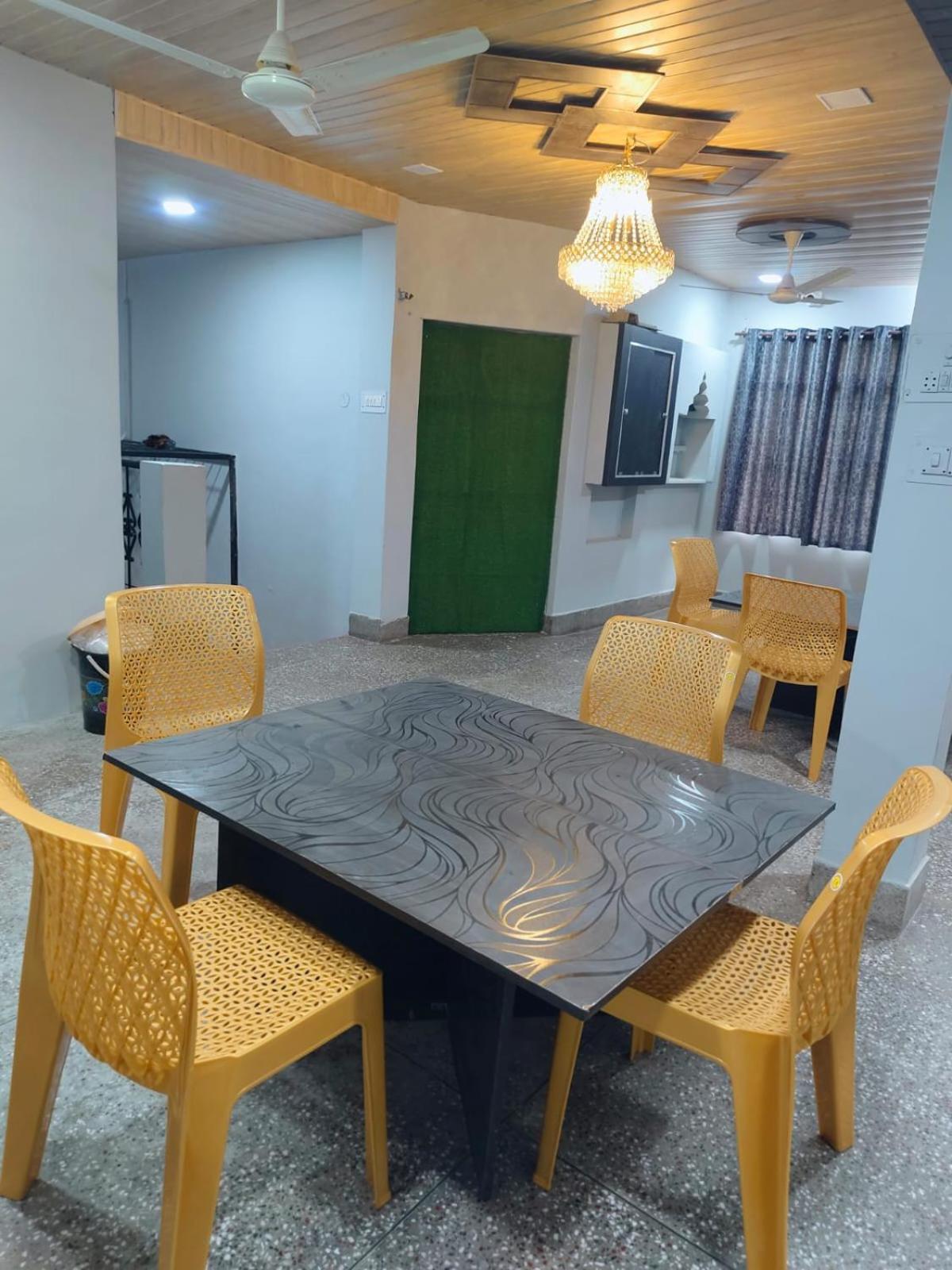 Hotel Crystal Dreams Mathura Exterior foto